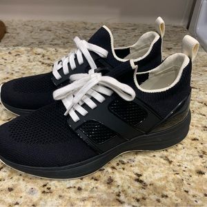Tory Burch tennis shoes in black